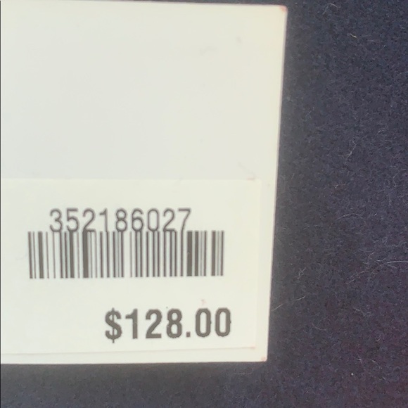 SOLD Brooks Brothers NWT Red Leather Tote. - Picture 9 of 9